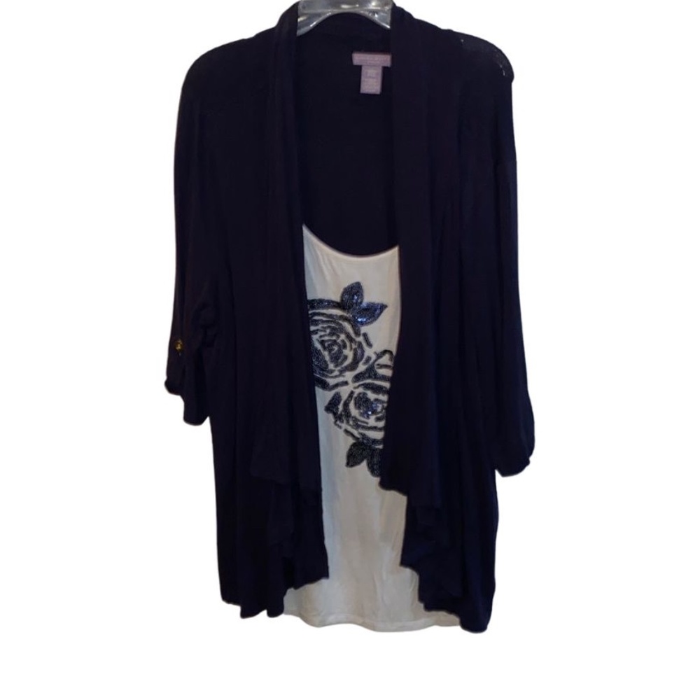 🌟Women’s plus size navy and white blouse with sequin flower appliqué